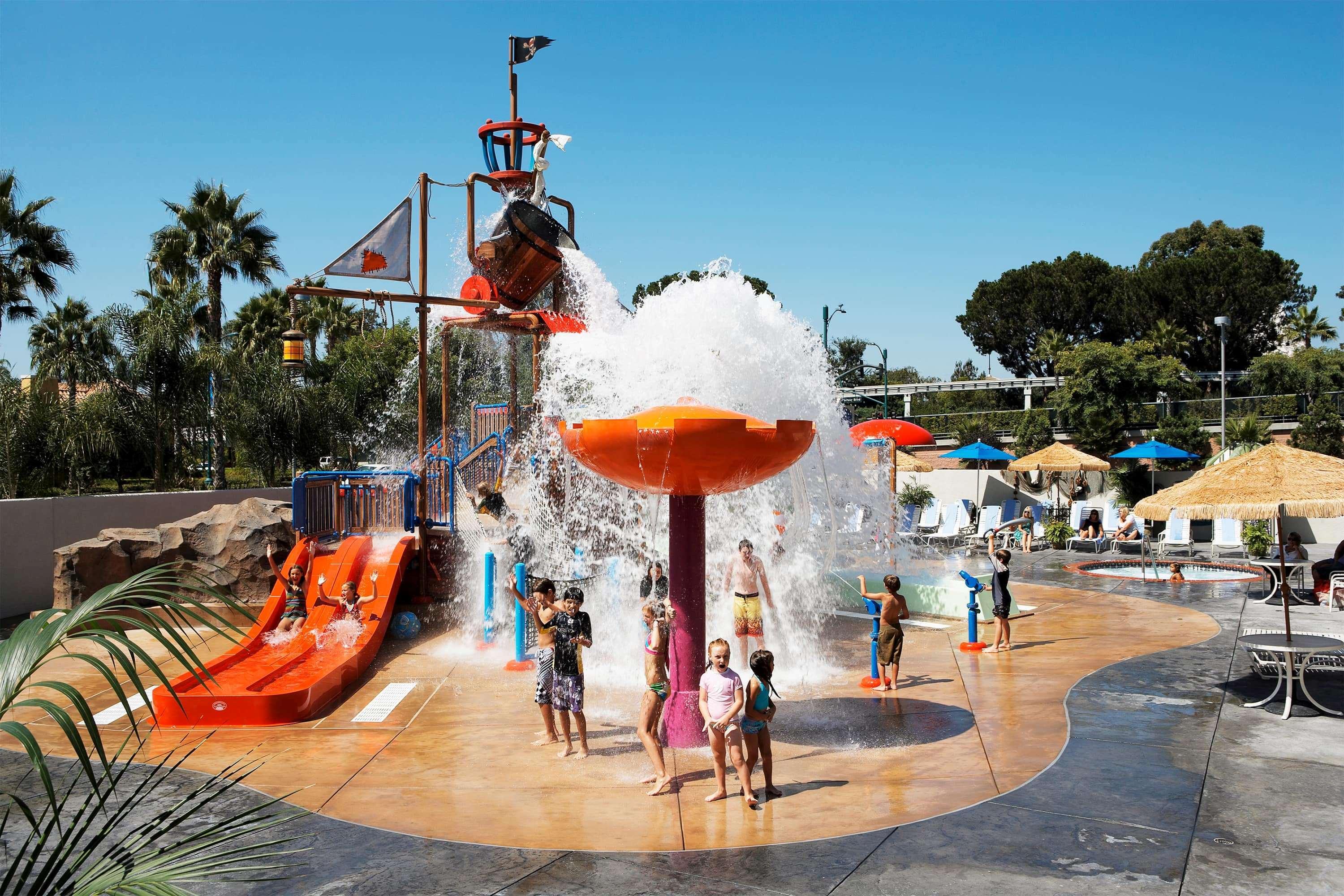 Howard Johnson By Wyndham Anaheim Hotel & Water Playground Exteriör bild