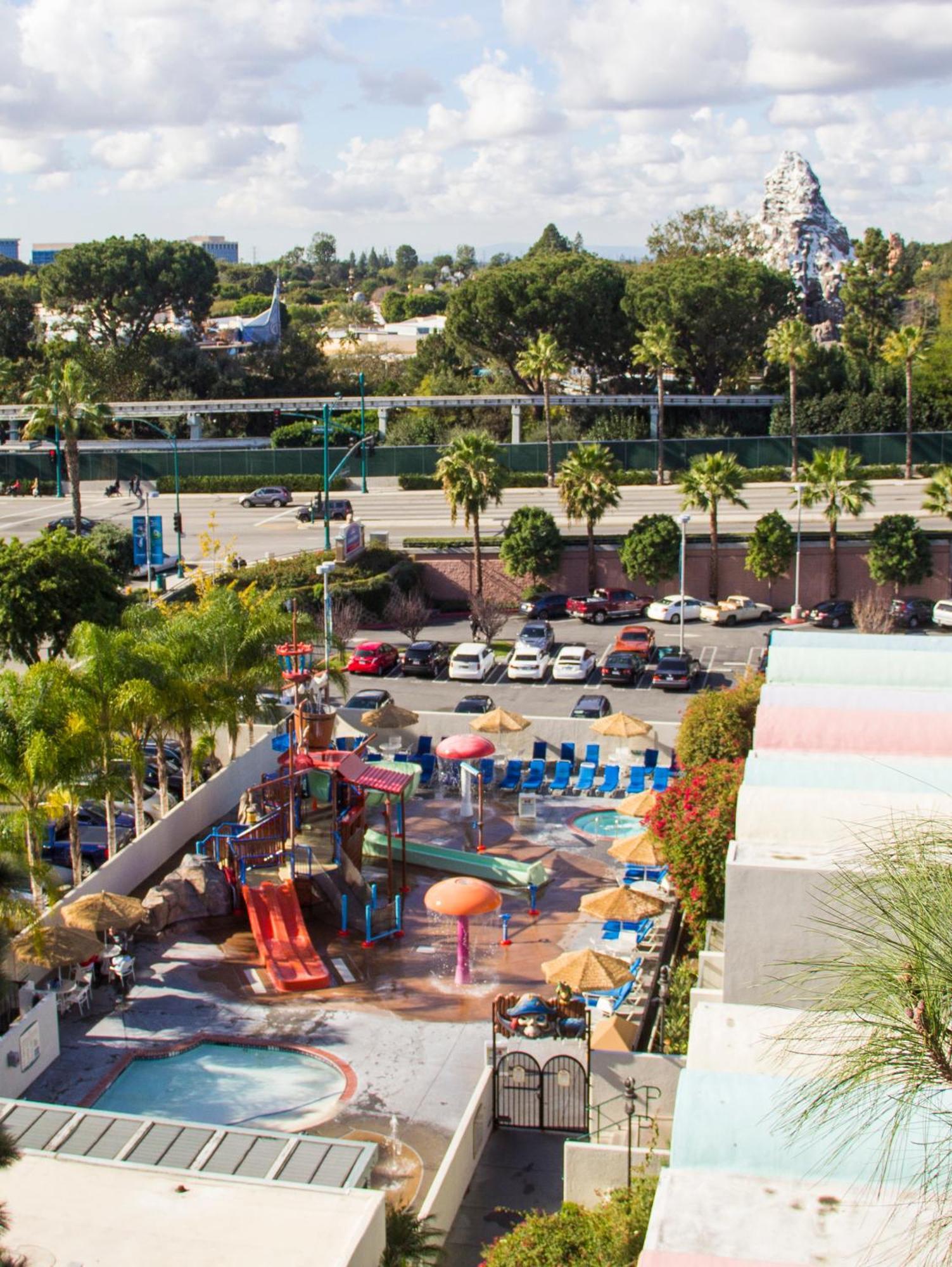 Howard Johnson By Wyndham Anaheim Hotel & Water Playground Exteriör bild
