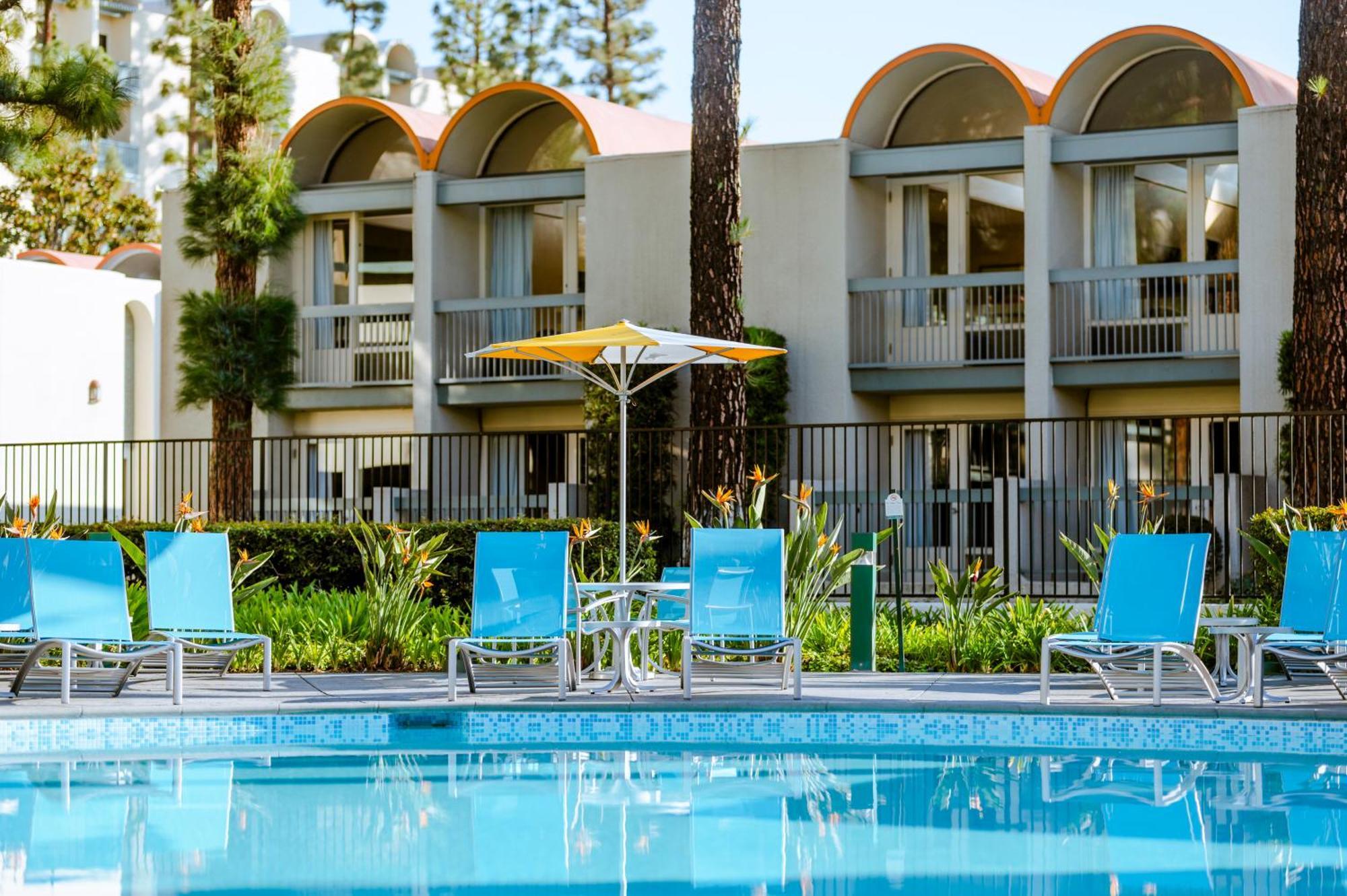 Howard Johnson By Wyndham Anaheim Hotel & Water Playground Exteriör bild