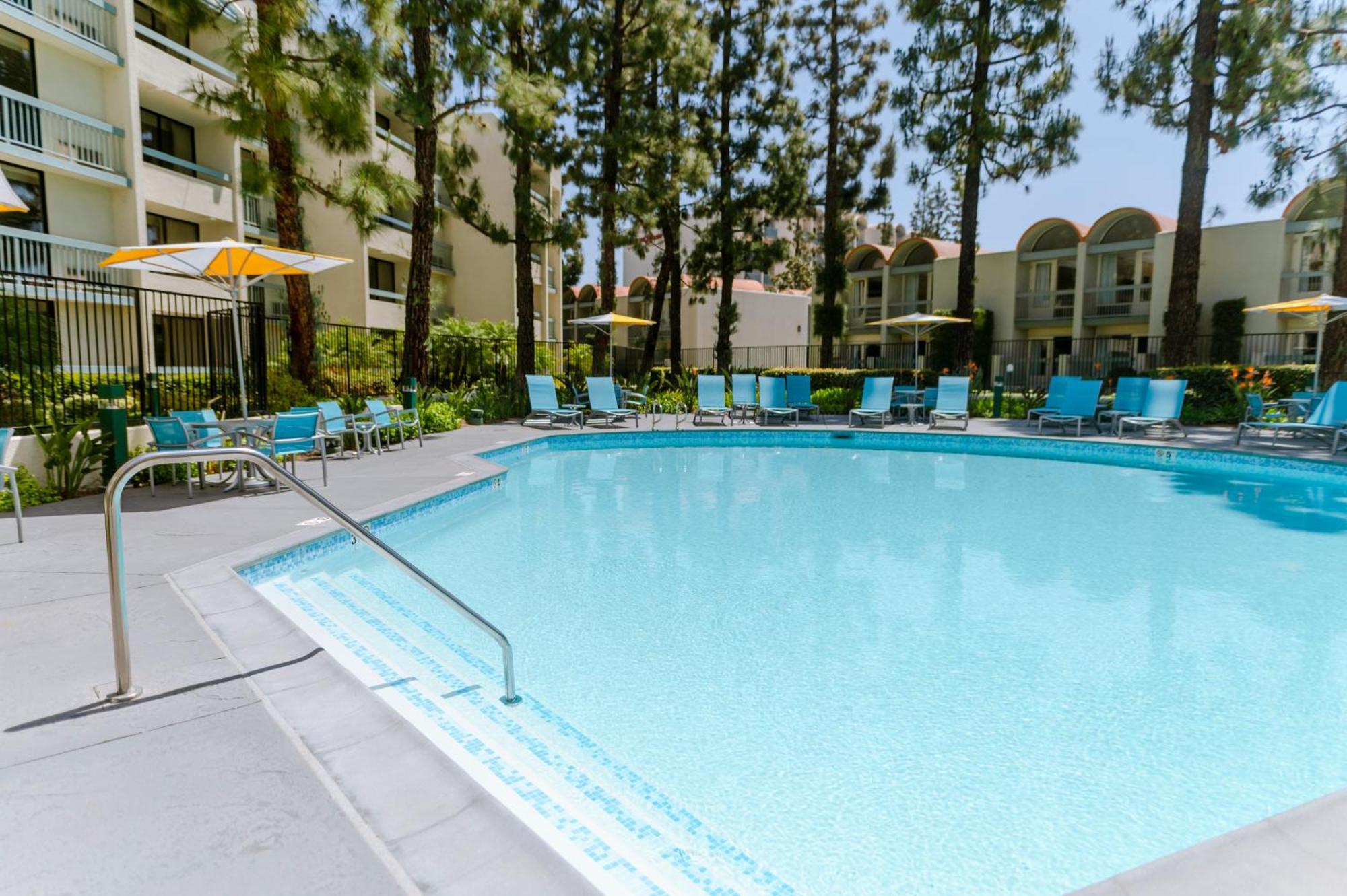 Howard Johnson By Wyndham Anaheim Hotel & Water Playground Exteriör bild