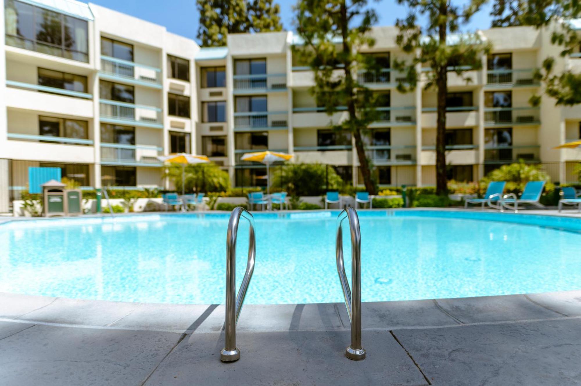 Howard Johnson By Wyndham Anaheim Hotel & Water Playground Exteriör bild